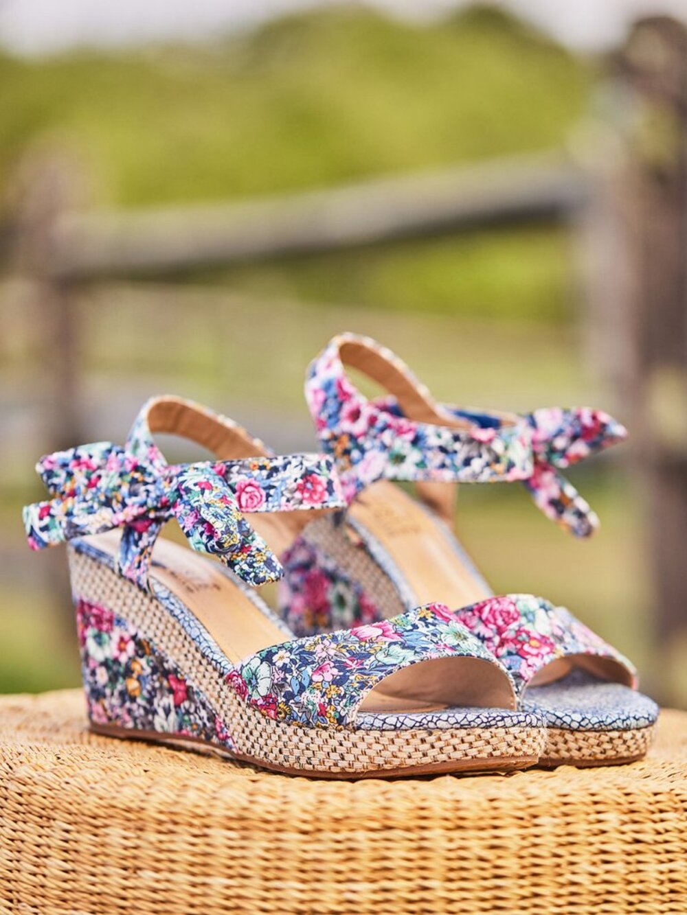 NWoB L'Artiste by Spring Step Ellimae FuschiaMulti Floral 3" Wedge Sandals